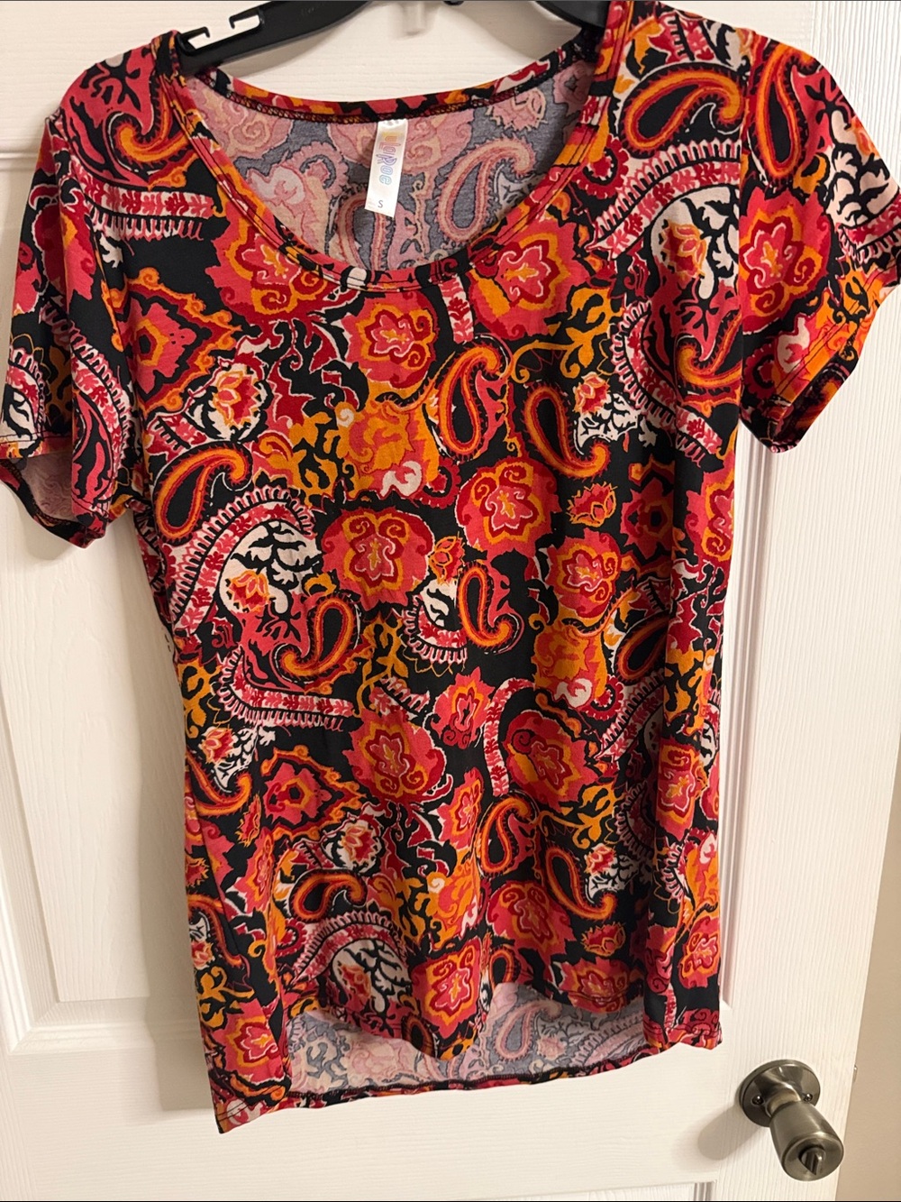 LuLaRoe Short Sleeve Scoop Neck Top - Pink, Orange, Black Paisley